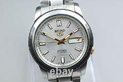 Exc + 5 Montre automatique pour homme Seiko 5 7S26-02W0 à cadran blanc du