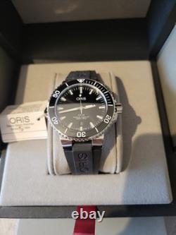 Montre Homme Oris Aquis Date Automatique Cadran Noir 01 733 7730 4134-07 4