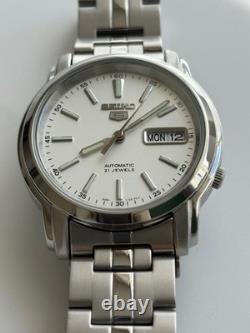 Montre Homme SEIKO 5 SNKL75K1 7S26-03S0 Automatique Cadran Argent Date Jour O