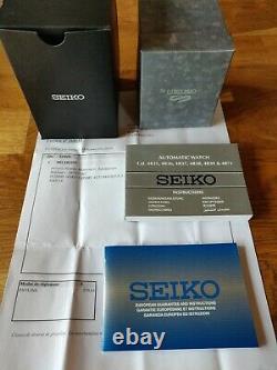 Montre Homme Seiko 5 Sports Cadran Bleu Argent Maille Automatique SRPD71K1 full