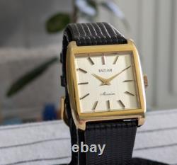 Montre Waltham Maxim Dress Watch manuelle square tank Fonctionnelle