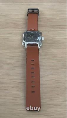 Montre automatique homme HAMILTON Lloyd Auto cuir gris analogique Montre automatique homme HAMILTON Lloyd Auto cuir gris analogique