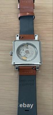 Montre automatique homme HAMILTON Lloyd Auto cuir gris analogique Montre automatique homme HAMILTON Lloyd Auto cuir gris analogique