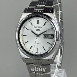 Montre automatique homme SEIKO 5 38 mm jour/date bracelet argent SS 7009-8761