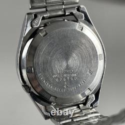 Montre automatique homme SEIKO 5 38 mm jour/date bracelet argent SS 7009-8761