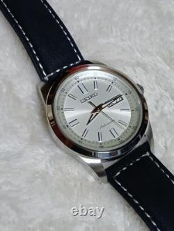 Montre automatique homme SEIKO bracelet cuir noir argenté état élégant Montre automatique homme SEIKO bracelet cuir noir argenté état élégant