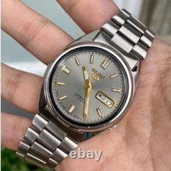 Montre automatique homme Seiko 5 SNXS75K1 cadran gris argenté acier