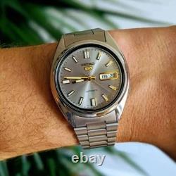 Montre automatique homme Seiko 5 SNXS75K1 cadran gris argenté acier
