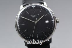 Montre automatique pour homme Junghans Max Bill 27.4701 cadran noir rayures Montre automatique pour homme Junghans Max Bill 27.4701 cadran noir rayures