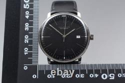 Montre automatique pour homme Junghans Max Bill 27.4701 cadran noir rayures Montre automatique pour homme Junghans Max Bill 27.4701 cadran noir rayures