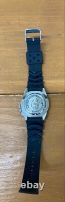 Montre-bracelet automatique pour homme Seiko 5 SNZE81J2 en caoutchouc indicat