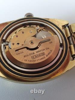 Montre bracelet vintage BULOVA automatic Fonctionne Montre bracelet vintage BULOVA automatic Fonctionne
