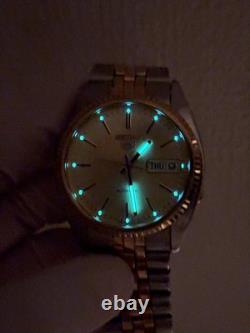 Montre pour homme Seiko 5 Automatic 7S26-3110 lunette cannelée dorée deux