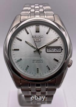 Montre pour homme Seiko 5 automatique cadran argenté en acier inoxydable SNK3