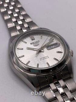 Montre pour homme Seiko 5 automatique cadran argenté en acier inoxydable SNK3