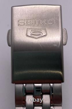 Montre pour homme Seiko 5 automatique cadran argenté en acier inoxydable SNK3