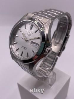 Montre pour homme Seiko 5 automatique cadran blanc bracelet en acier SNKK87K1