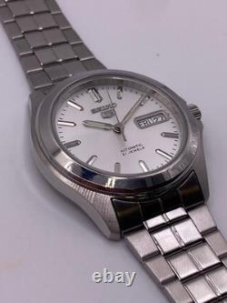 Montre pour homme Seiko 5 automatique cadran blanc bracelet en acier SNKK87K1 Montre pour homme Seiko 5 automatique cadran blanc bracelet en acier SNKK87K1