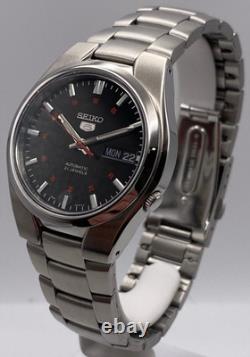 Montre pour homme Seiko 5 automatique cadran noir bracelet en acier SNK617K1