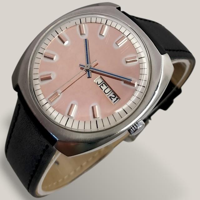 Noname Day Date Automatic 1970s 37mm Duromat 7526 Vintage Watch Fully Working
