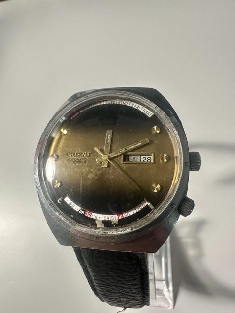 Orient Montre Homme Automatique 21 Rubis Jour/date Cadran Dor&eacute; Cuir Noir