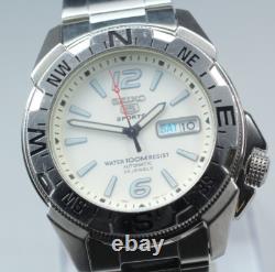Presque comme neuve Montre automatique pour homme SEIKO 5 Sports 7S36-02R0 Presque comme neuve Montre automatique pour homme SEIKO 5 Sports 7S36-02R0