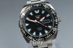 Presque comme neuve Montre automatique pour homme Seiko 4R36-04V0 Sports