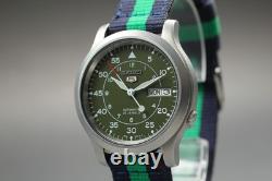 Presque comme neuve Montre automatique pour homme Seiko 5 7S26-02J0