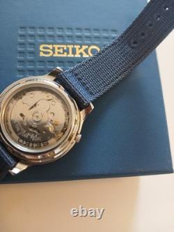 Seiko 5 SNK807K2 montre homme automatique cadran bleu jour/date acier